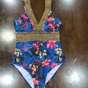 Patpat one piece swimsuit NWT…size small
